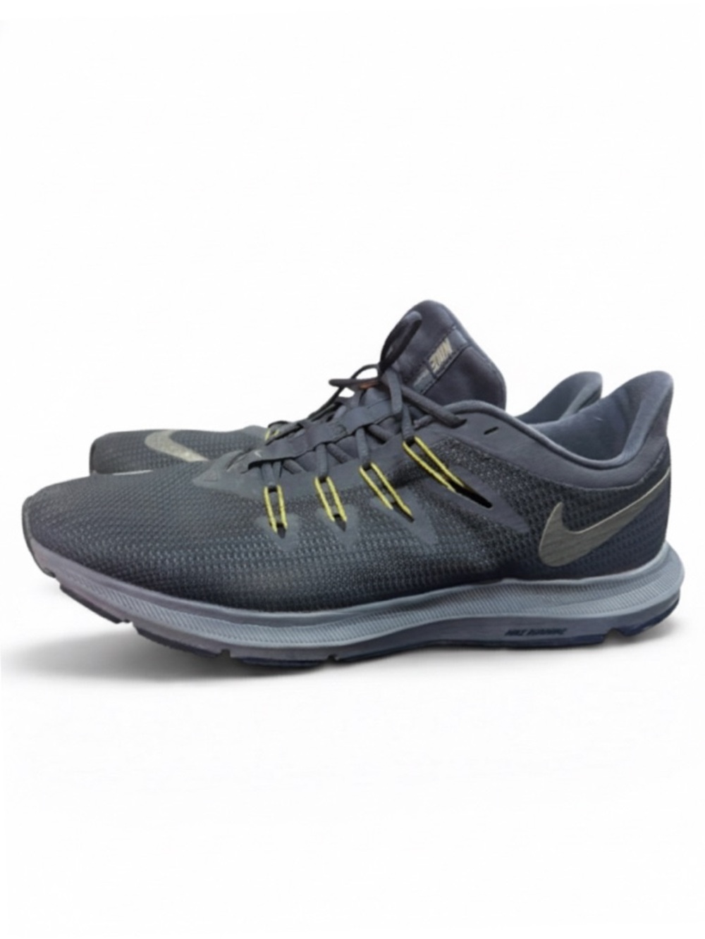 Nike Quest Running Shoes Men’s Size 11.5 Gray Black Athletic Sneakers